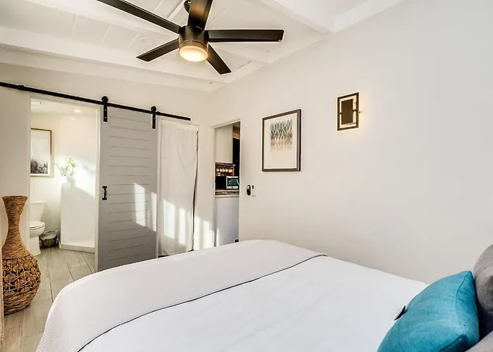 Chic Duplex In 1 Of 2 Tucson