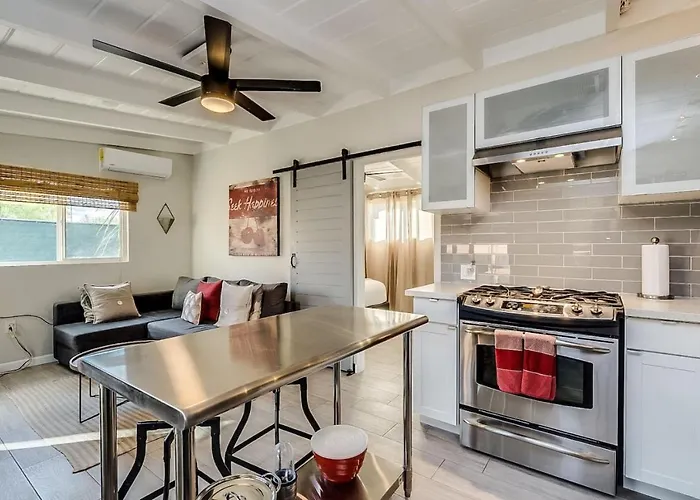 Chic Duplex In 1 Of 2 Сasa de vacaciones Tucson
