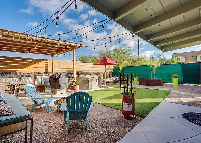 Chic Duplex In 1 Of 2 Tucson